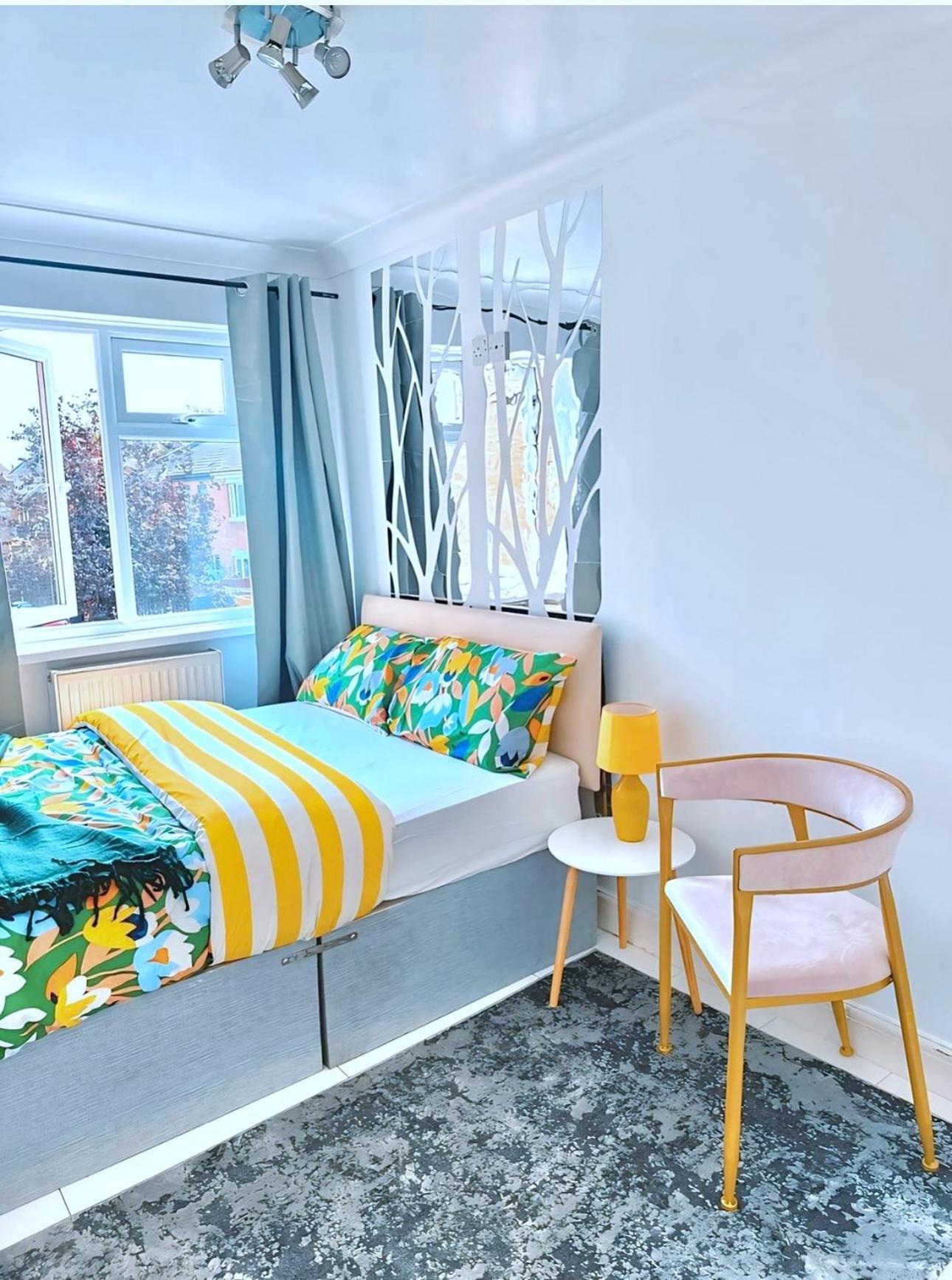 Charming 3-Bedroom House With Garden In Portsmouth, Close Parking, Train Station & Gunwharf Εξωτερικό φωτογραφία